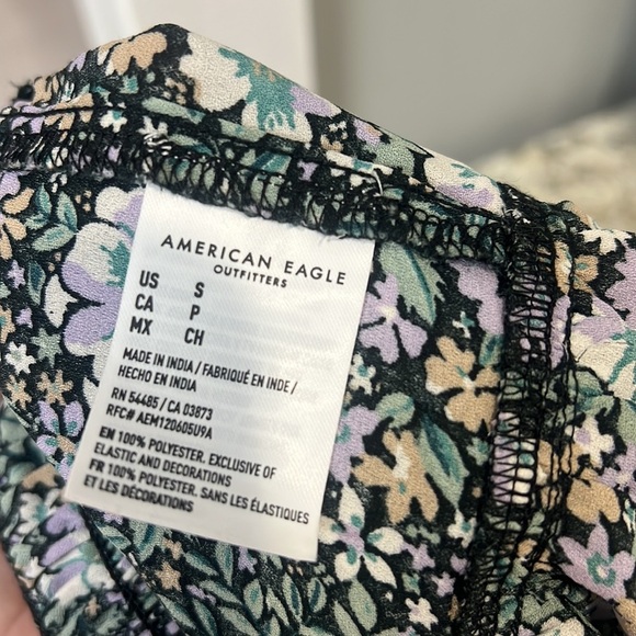 American Eagle Smocked Peplum Top – Floral Print Puff Sleeve – Size Small NWT - Picture 11 of 11